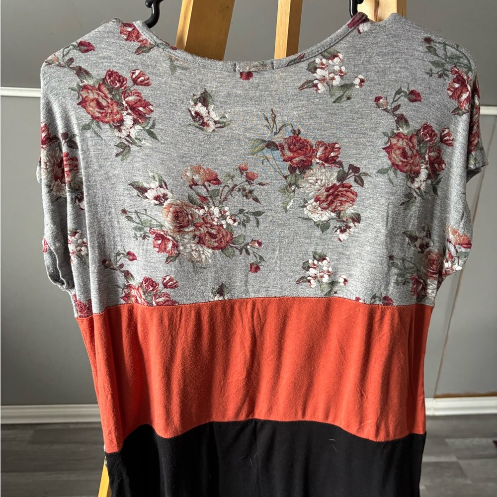 Color Block shirt - Picture 3 of 3